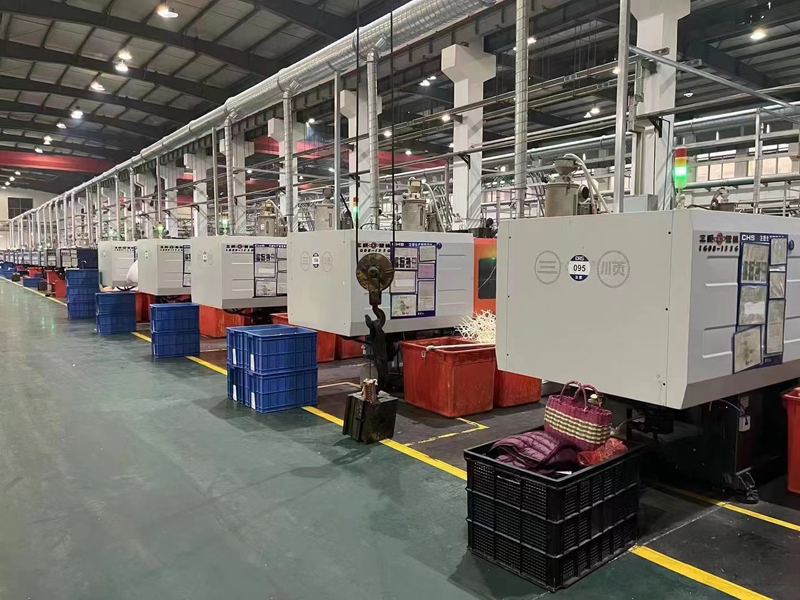三順注塑機(jī)155工廠實拍